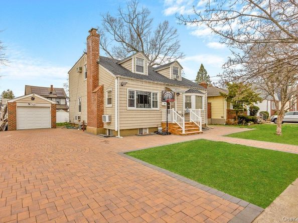 58 Camdike Street, Valley Stream NY 11580