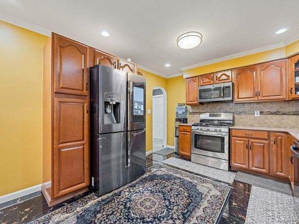 58 Camdike Street, Valley Stream NY 11580