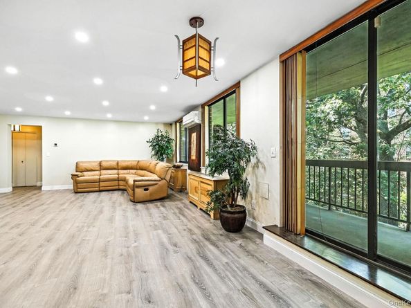 1374 Midland Avenue PH9, Bronxville NY 10708