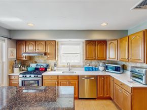 647 Lincoln Street, Baldwin Harbor NY 11510