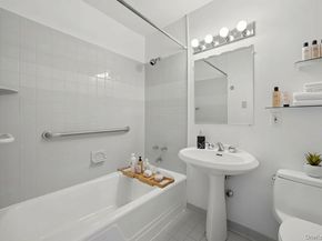 166-25 Powells Cove Boulevard 7E, Beechhurst NY 11357