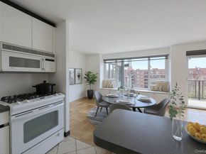 166-25 Powells Cove Boulevard 7E, Beechhurst NY 11357