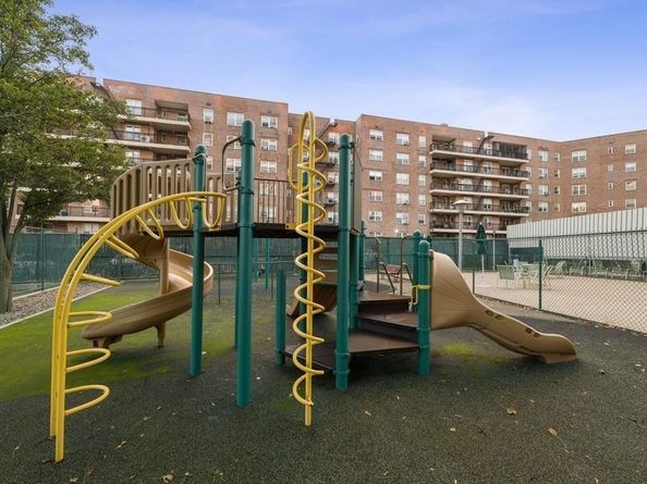 166-25 Powells Cove Boulevard 7E, Beechhurst NY 11357