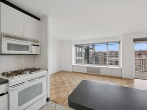 166-25 Powells Cove Boulevard 7E, Beechhurst NY 11357