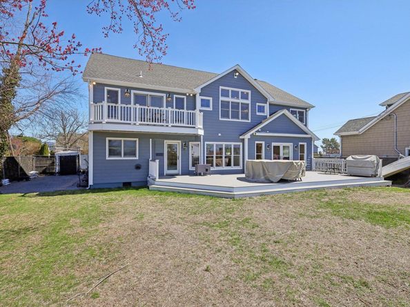 230 W Islip Road, West Islip NY 11795