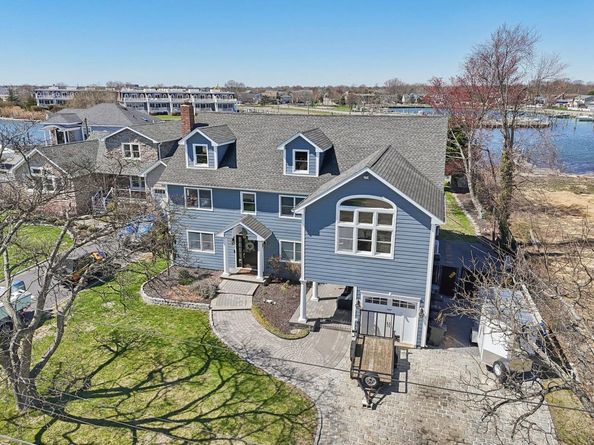 230 W Islip Road, West Islip NY 11795