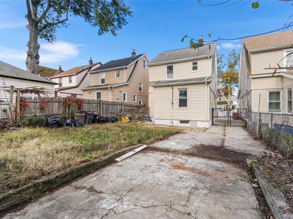 214-10 113 Avenue, Queens Village NY 11429