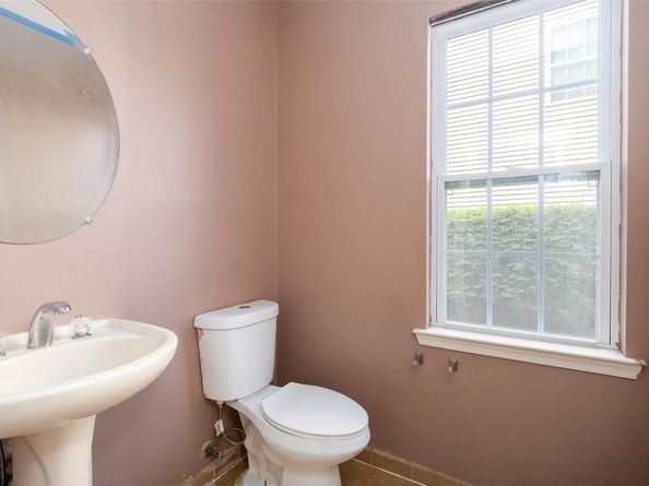 33 Avolet Court, Mount Sinai NY 11766