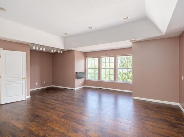 33 Avolet Court, Mount Sinai NY 11766