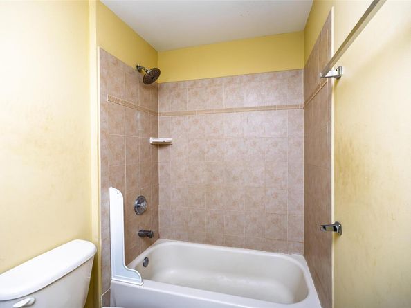33 Avolet Court, Mount Sinai NY 11766