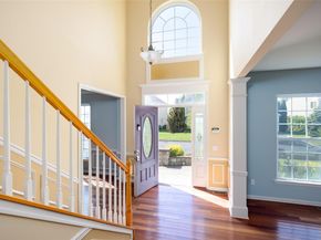 33 Avolet Court, Mount Sinai NY 11766