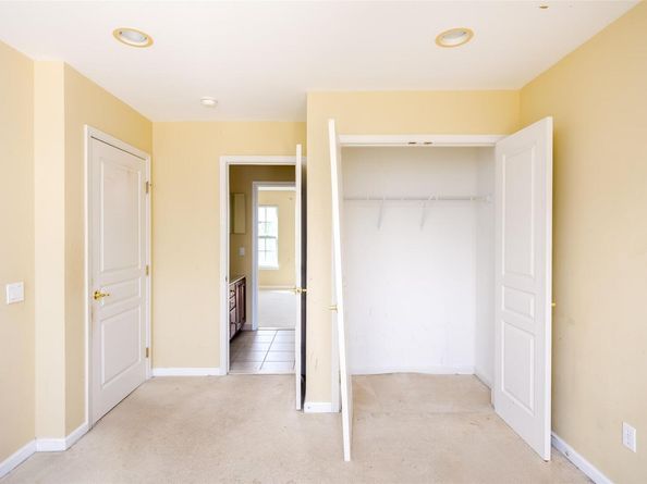 33 Avolet Court, Mount Sinai NY 11766
