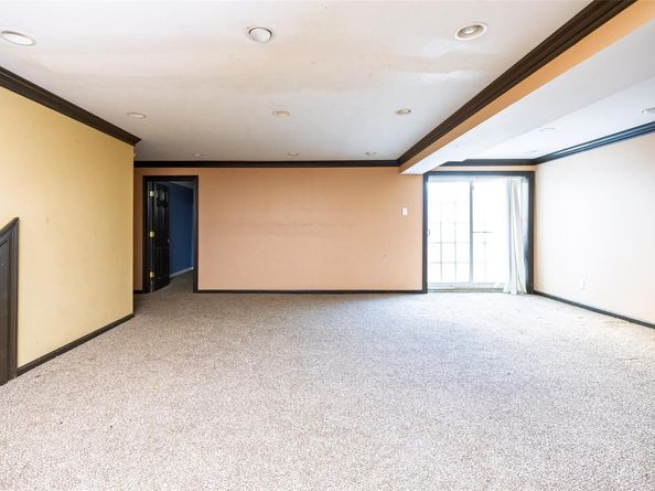 33 Avolet Court, Mount Sinai NY 11766