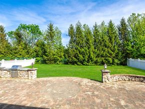 33 Avolet Court, Mount Sinai NY 11766