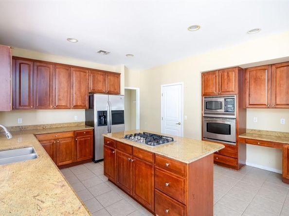 33 Avolet Court, Mount Sinai NY 11766