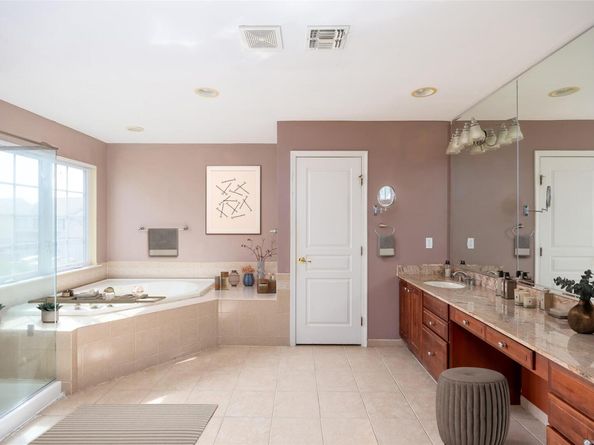 33 Avolet Court, Mount Sinai NY 11766