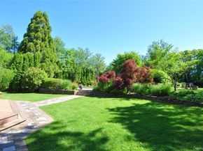 16 Dupont Court, Dix Hills NY 11746