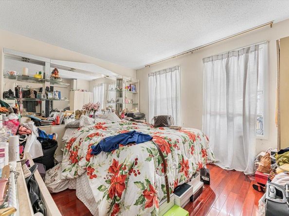 977 E 179th Street, Bronx NY 10460