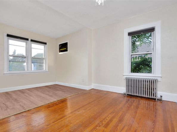 82 Heitz Place, Hicksville NY 11801