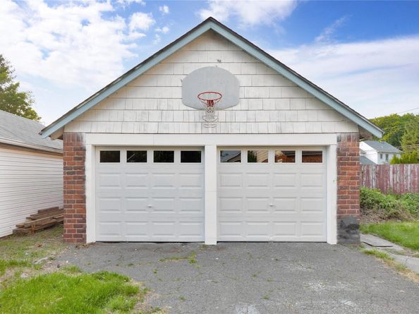 82 Heitz Place, Hicksville NY 11801