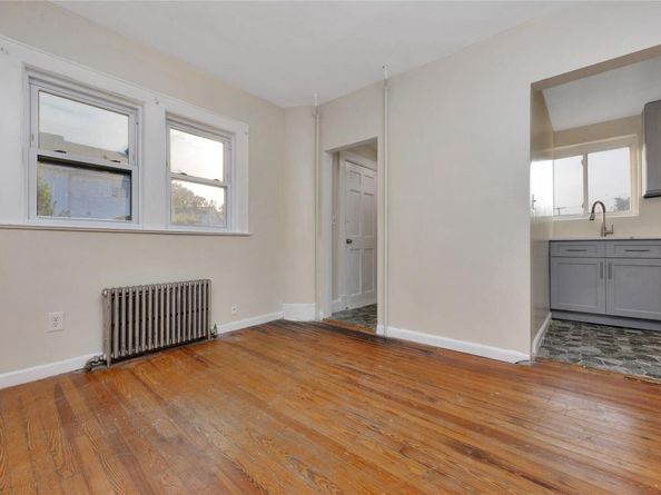 82 Heitz Place, Hicksville NY 11801