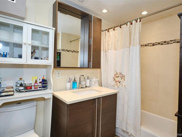 31-35 31st Street, Astoria NY 11106