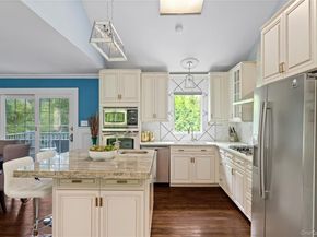 25 Cliff Road W, Wading River NY 11792
