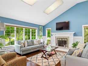 25 Cliff Road W, Wading River NY 11792