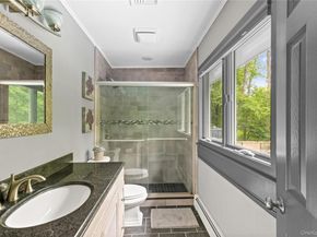 25 Cliff Road W, Wading River NY 11792