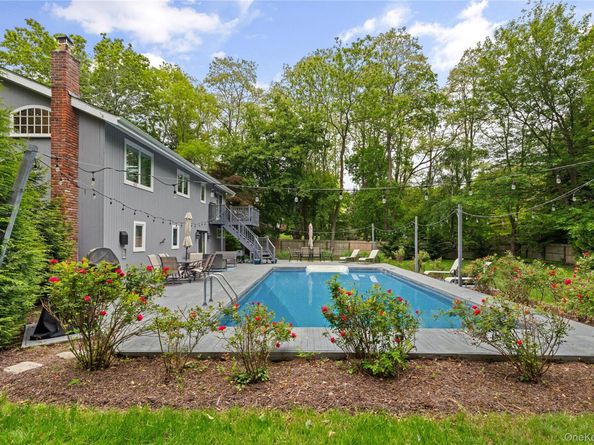 25 Cliff Road W, Wading River NY 11792