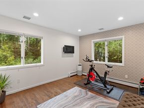 25 Cliff Road W, Wading River NY 11792