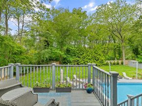 25 Cliff Road W, Wading River NY 11792