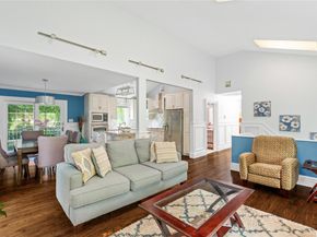25 Cliff Road W, Wading River NY 11792