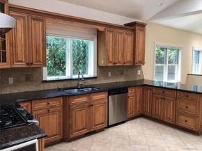 18 Crosshill Road, Eastchester NY 10709