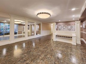 209-20 18th Ave 5E, Bayside NY 11360