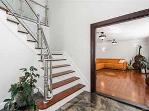 10 Mont Avenue, Dix Hills NY 11746