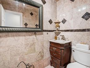10 Mont Avenue, Dix Hills NY 11746
