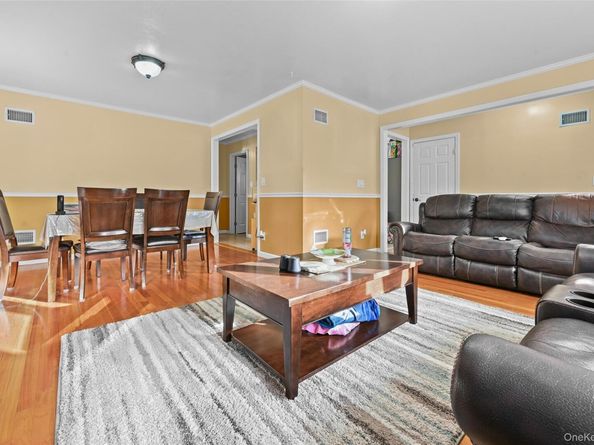 350 Sheridan Street, Westbury NY 11590