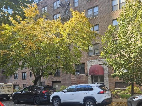 105-15 66 3F, Forest Hills NY 11375