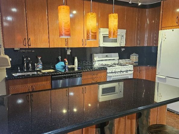 105-15 66 3F, Forest Hills NY 11375