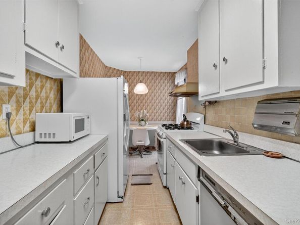 517 Riverdale Avenue 4A, Yonkers NY 10705