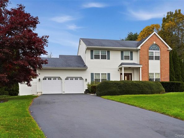 48 Windcrest Drive, Manorville NY 11949