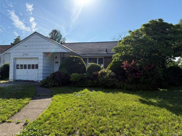 2582 Oceanside Road, Oceanside NY 11572