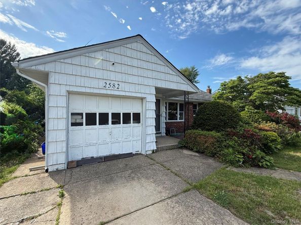 2582 Oceanside Road, Oceanside NY 11572