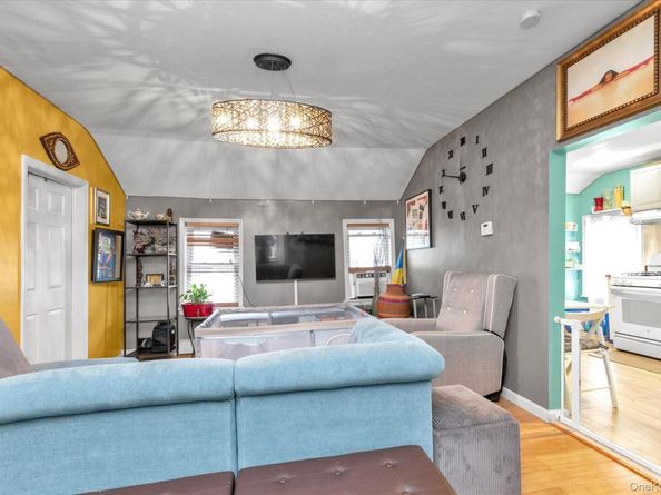 21812 141st Road, Laurelton NY 11413