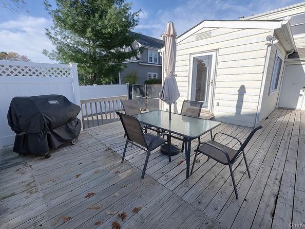 471 Windsor Place, Oceanside NY 11572