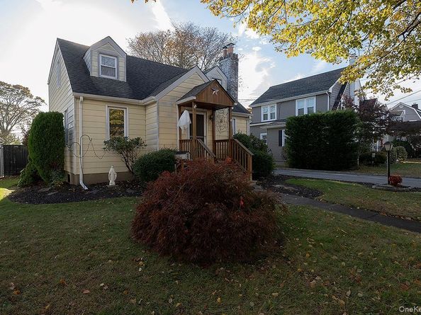 471 Windsor Place, Oceanside NY 11572