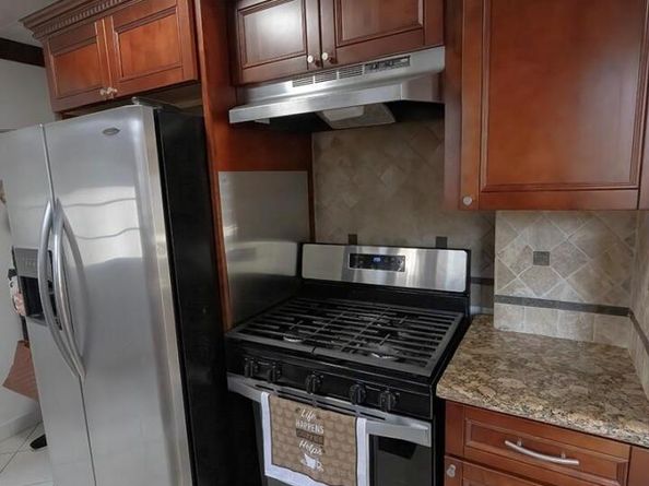 471 Windsor Place, Oceanside NY 11572