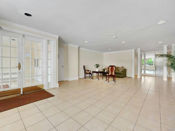 4 Consulate Drive 1B, Tuckahoe NY 10707