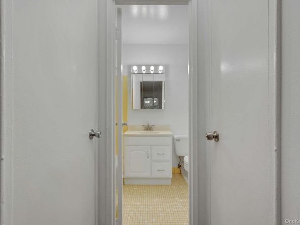 4 Consulate Drive 1B, Tuckahoe NY 10707